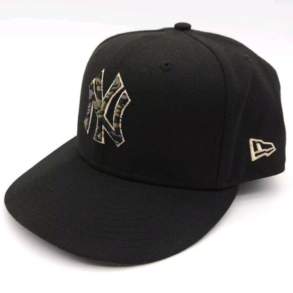 New York Yankees New Era 59Fifty Fitted Size 7 3/4 Hat Black Camo MLB Ball Cap